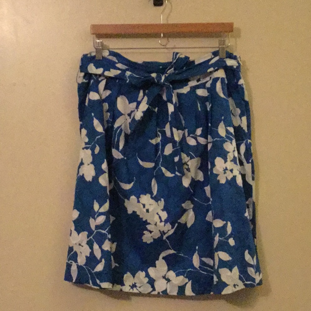 Blue w/flower print A-line skirt